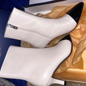 Adrienne Vittadini Pelham bootie